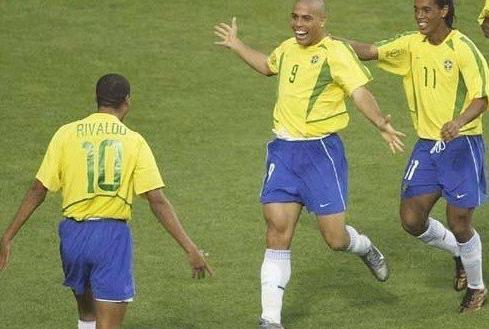 02年五星巴西,02巴西队有多强