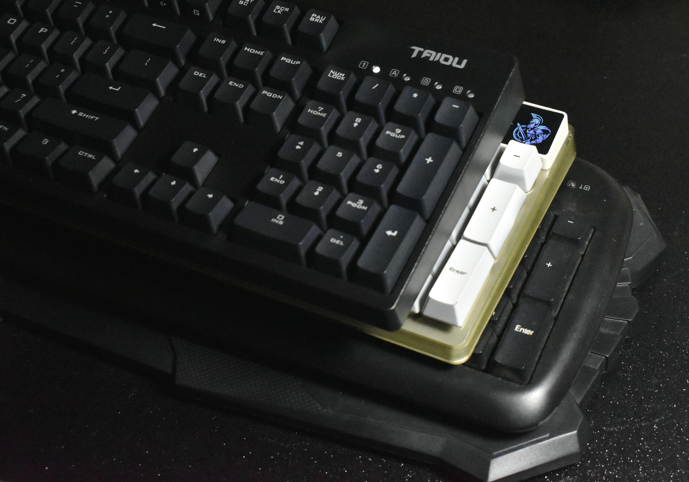 召唤师电竞机械键盘茶轴版,原厂轴xpg召唤者游戏机械键盘体验