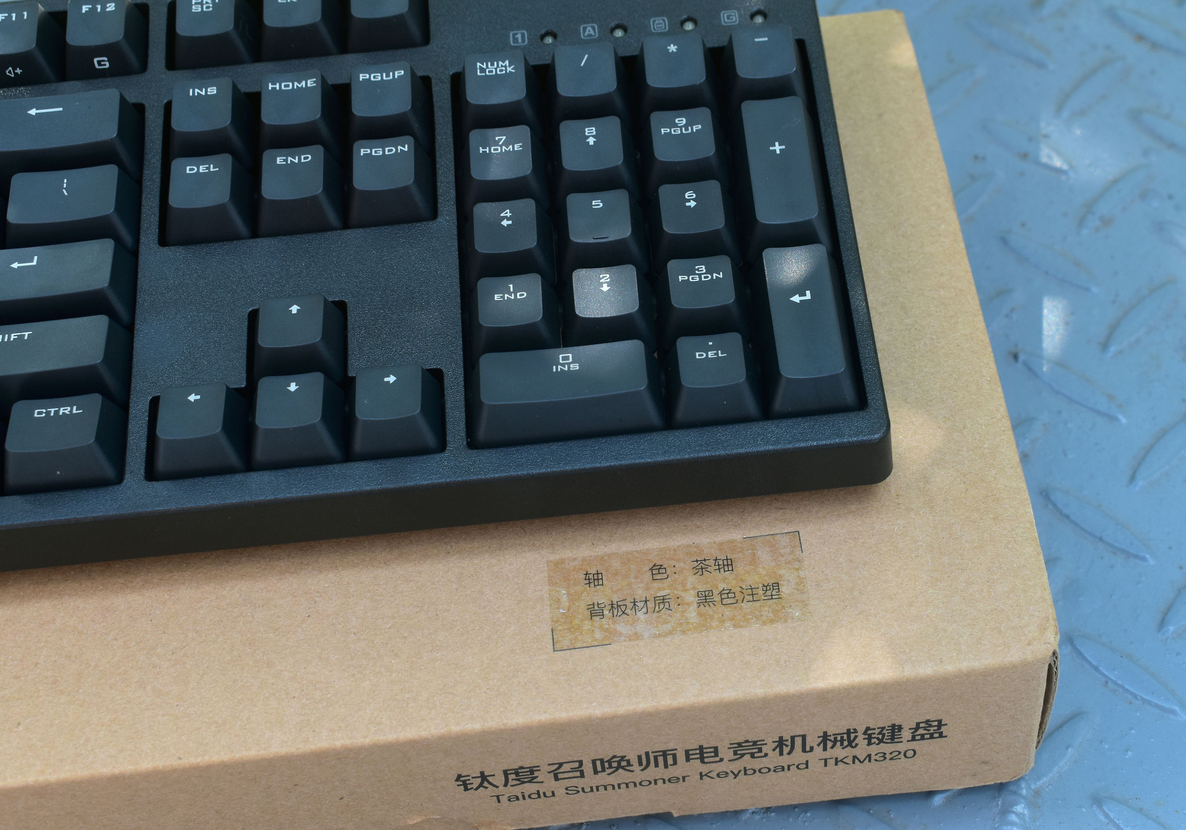 召唤师电竞机械键盘茶轴版,原厂轴xpg召唤者游戏机械键盘体验