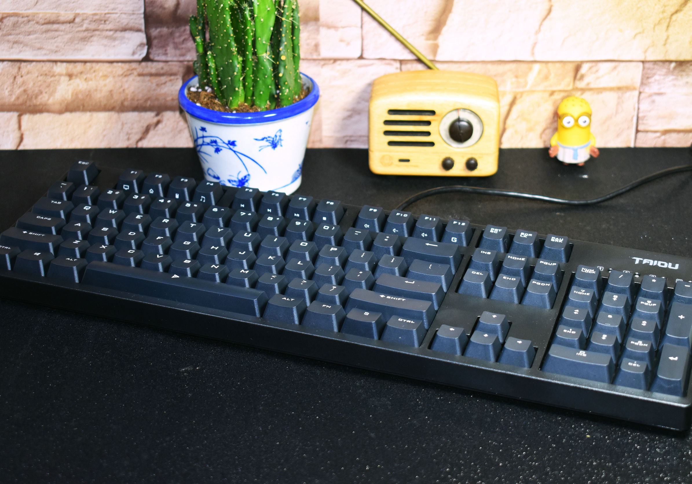 召唤师电竞机械键盘茶轴版,原厂轴xpg召唤者游戏机械键盘体验