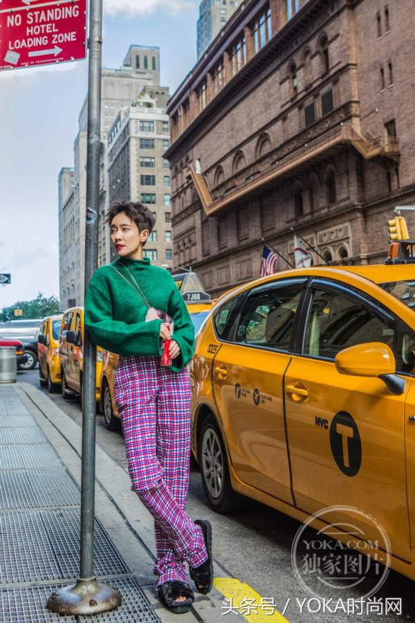 在路边拍照怎么摆姿势好看蹲着,在路边拍扭腰视频