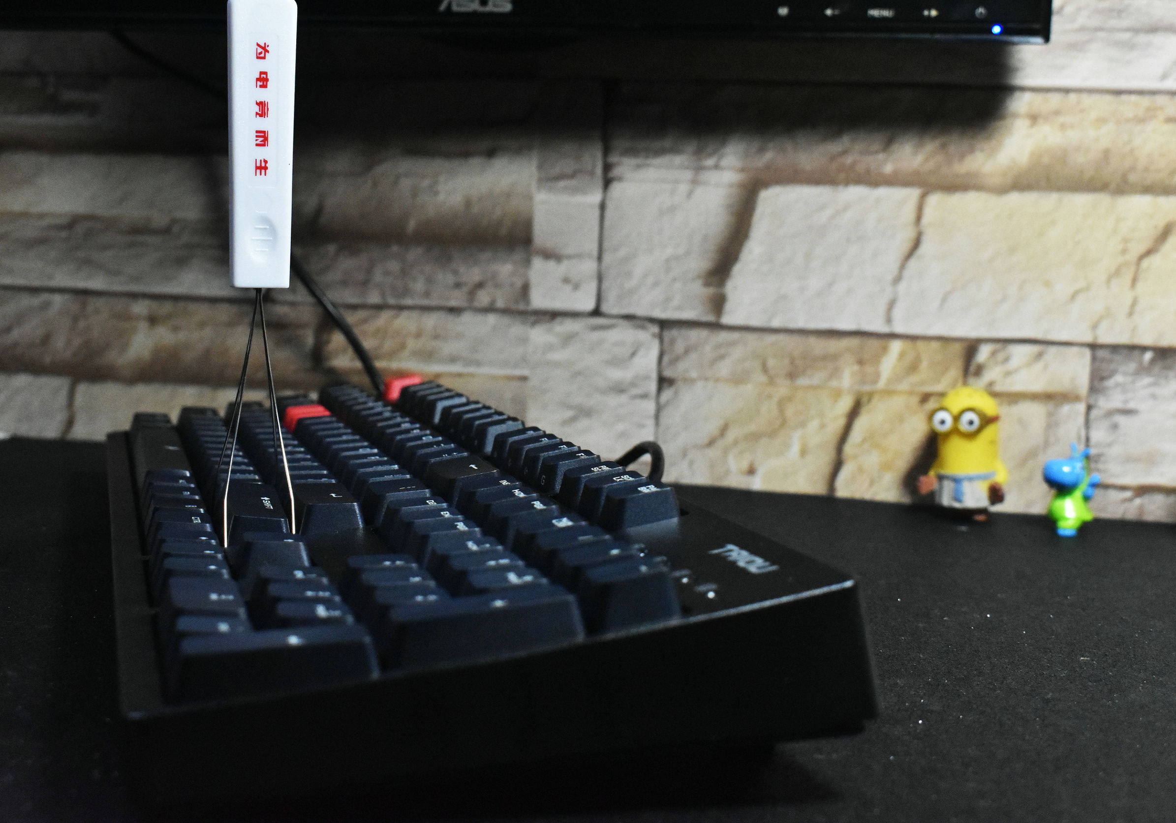 召唤师电竞机械键盘茶轴版,原厂轴xpg召唤者游戏机械键盘体验