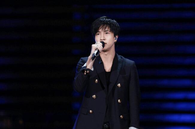 薛之谦和高磊鑫分手后多久复合,薛之谦和高磊鑫复合前谈过恋爱吗