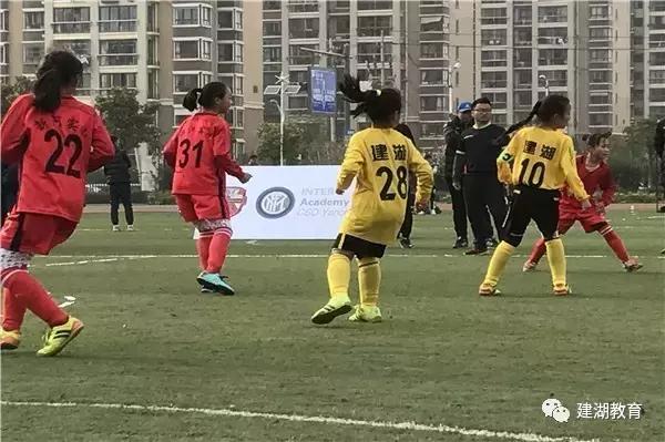 《风雨彩虹》铿锵玫瑰女足,风雨彩虹铿锵玫瑰足球队