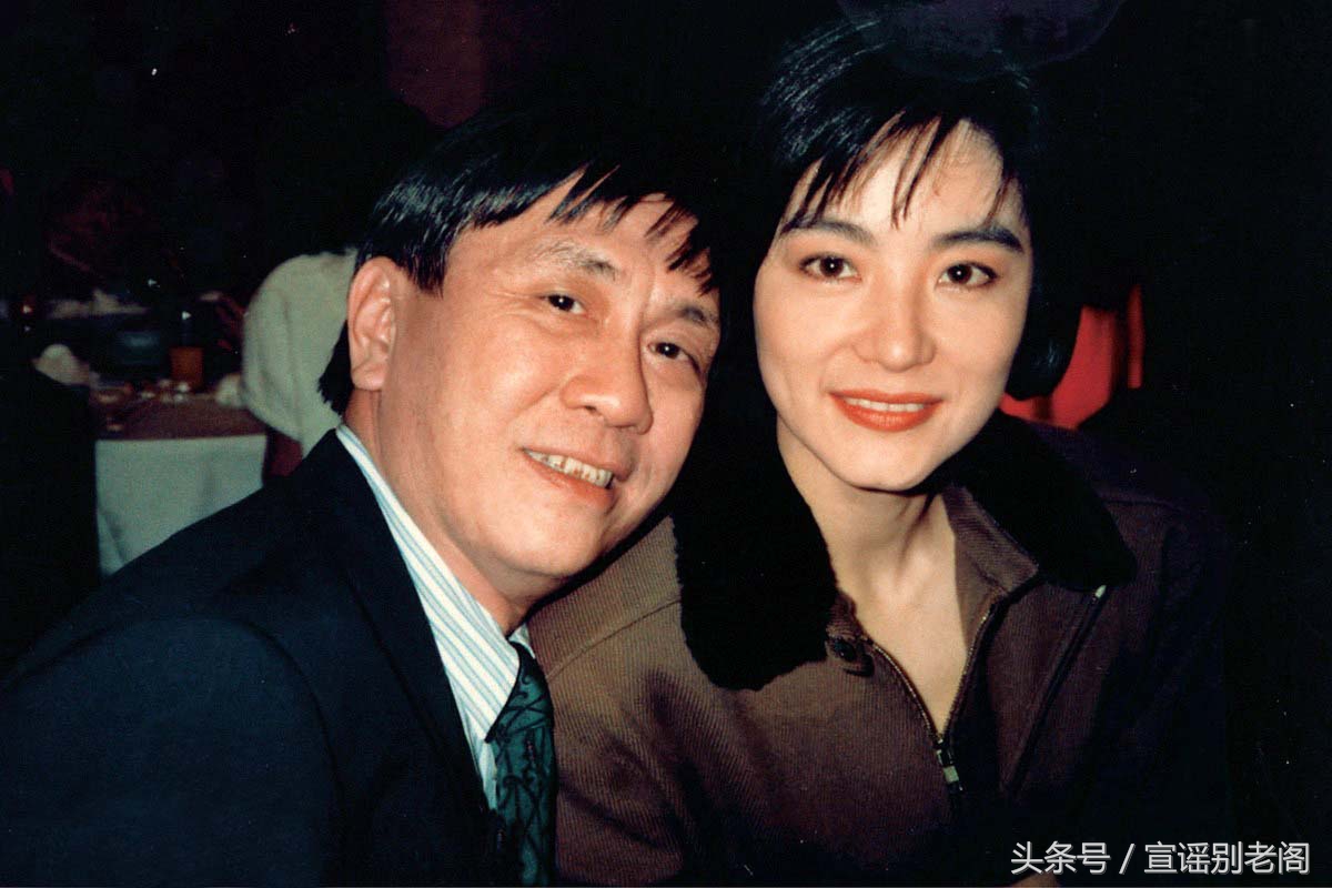 黄霑徐克沧海一声笑现场版,黄霑罗大佑徐克同台沧海一声笑