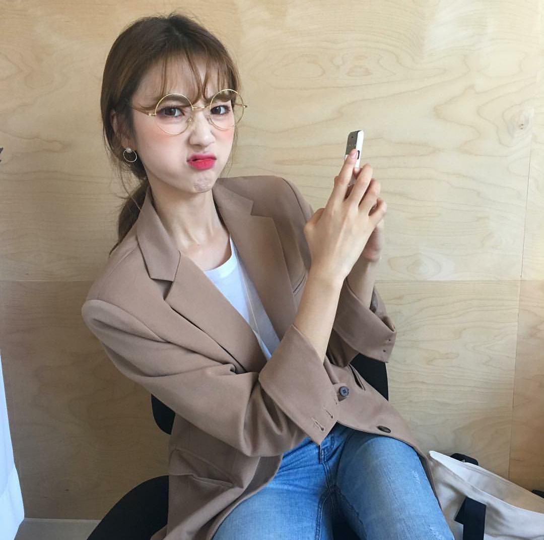 秋装搭配一整套休闲时尚减龄,有哪些秋装搭配实用又时髦的