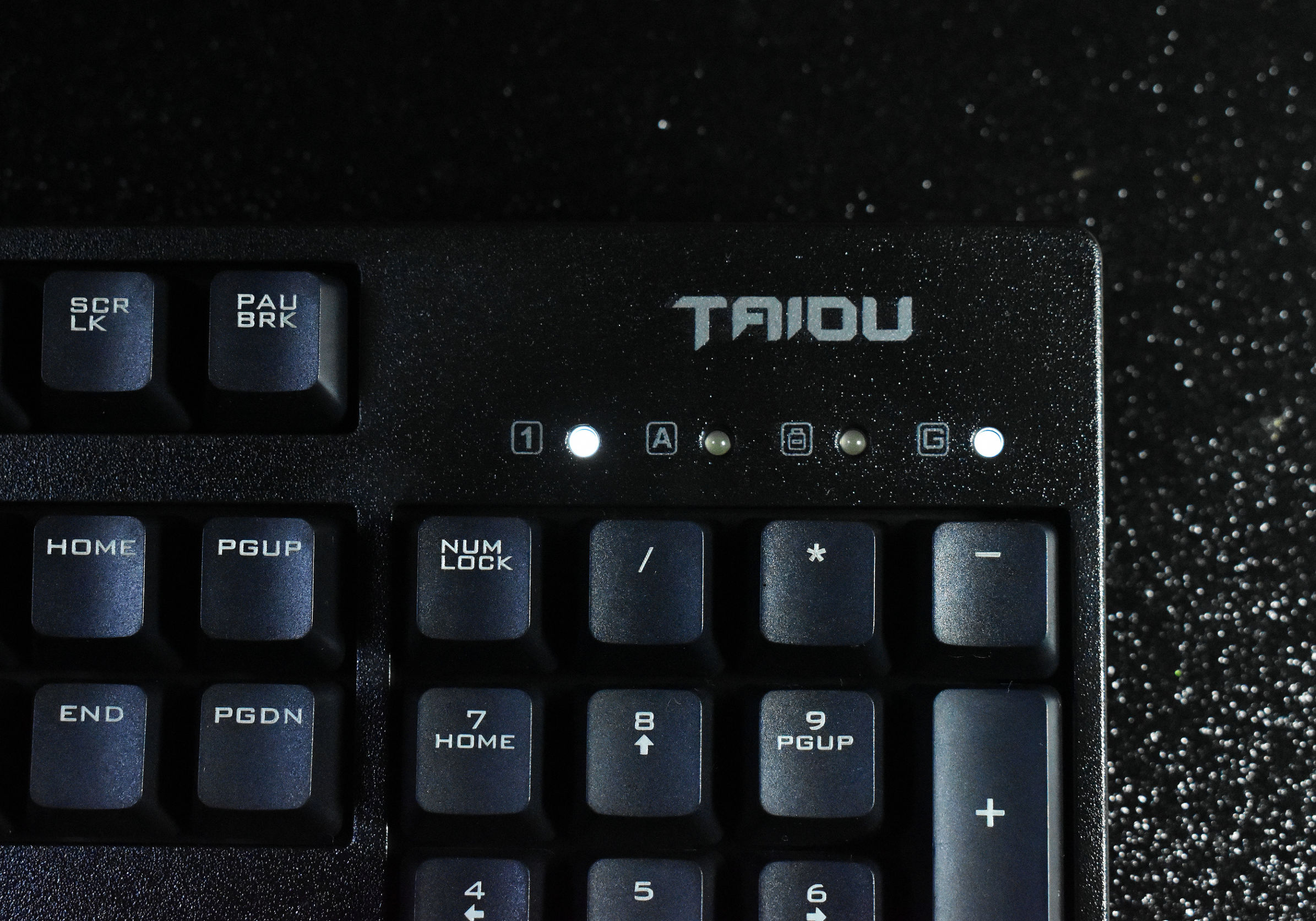 召唤师电竞机械键盘茶轴版,原厂轴xpg召唤者游戏机械键盘体验