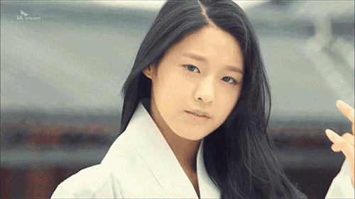 头发细软干枯毛躁脱发是什么原因,秋季头发干枯毛躁脱发怎么办