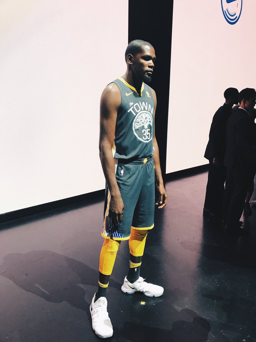 18赛季nba新赛季球衣,新赛季好看的nba球衣排行榜