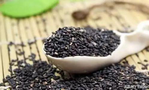 秋天头发干燥毛躁怎么变柔顺,洗头怎样护理可以让头发少掉一点