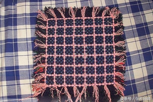 旧毛线手工地毯怎么做,用旧毛线手工制作地毯的各种做法