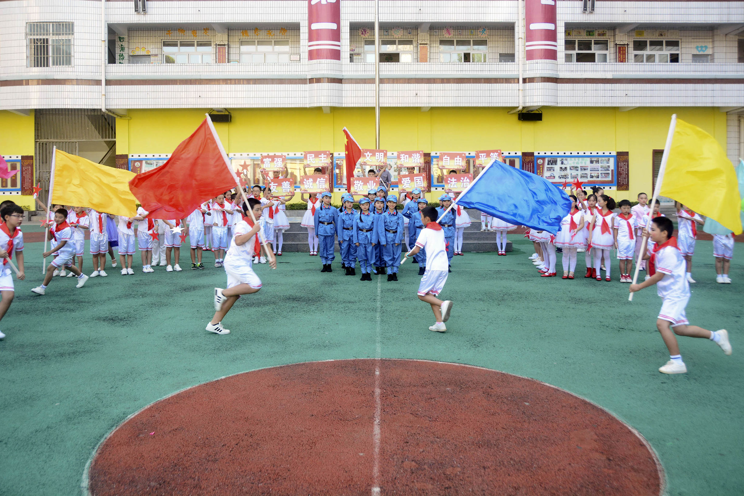 三小学校升旗仪式,城区三小升旗仪式正规视频完整版