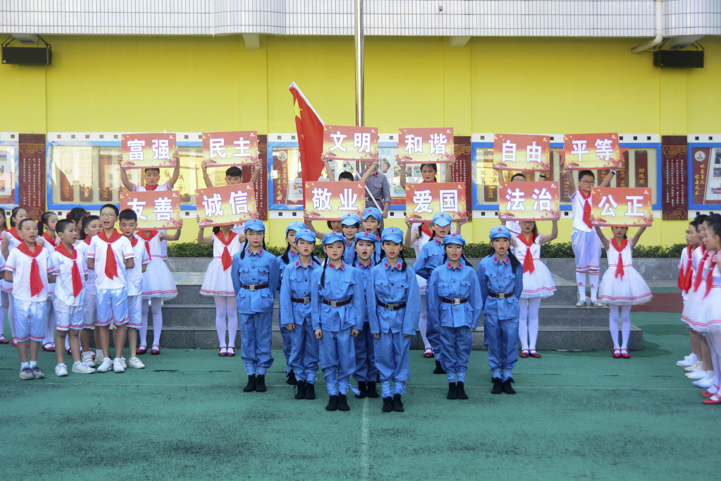 三小学校升旗仪式,城区三小升旗仪式正规视频完整版