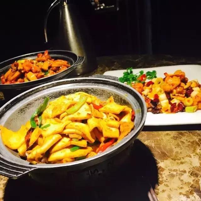 郑州小吃美食推荐店排名榜前十,郑州新东区小吃美食攻略