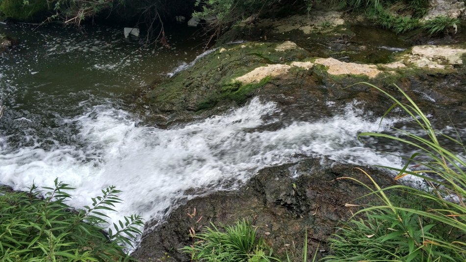 贵阳最近很火的瀑布在哪里,贵阳有个瀑布叫什么