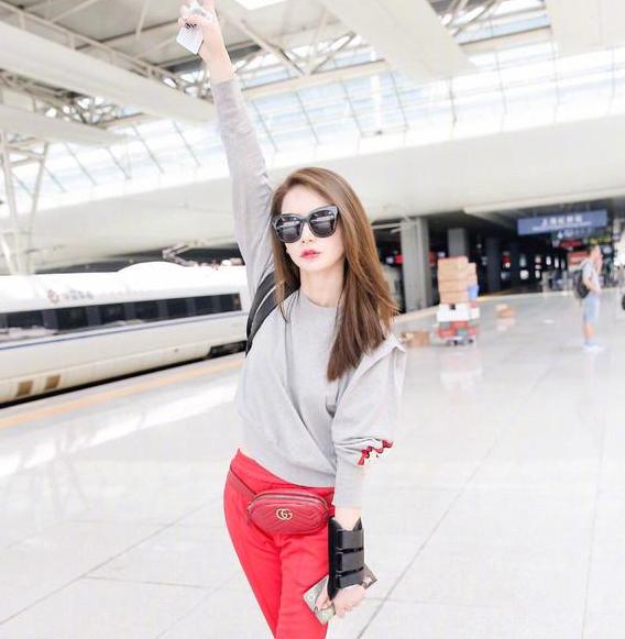 早秋复古又时髦的日常搭配,又酷又飒的早秋搭配