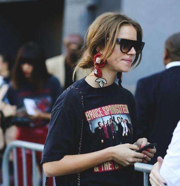 早秋复古又时髦的日常搭配,又酷又飒的早秋搭配