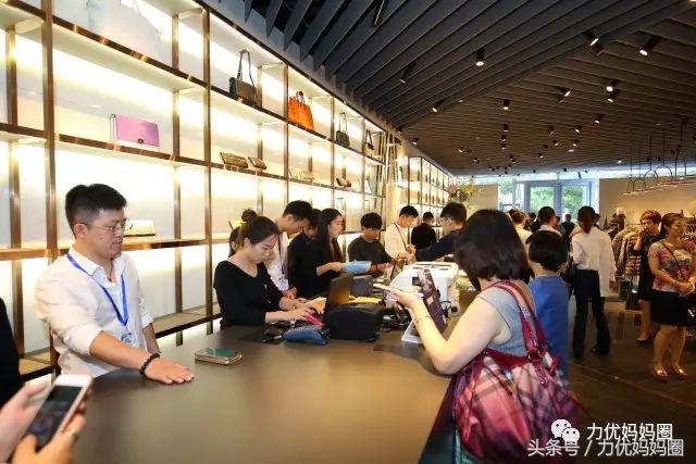 探店这家二十多年的鞋店,探店探到一家特别好看的店