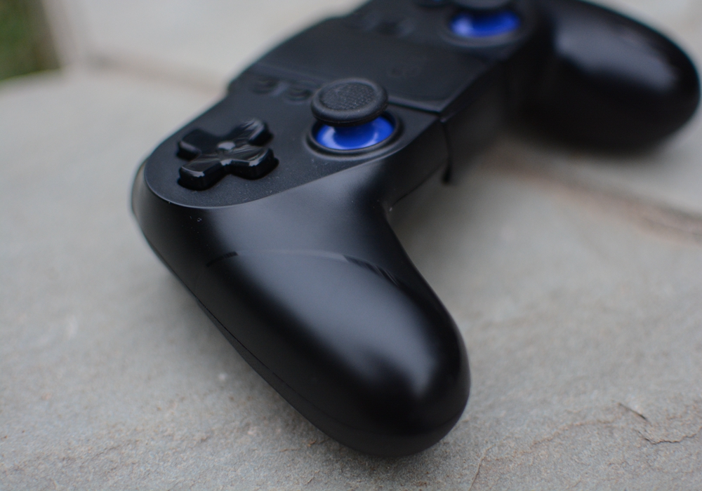 北通p1手柄测试,王者光荣双按键手柄一键连招神器