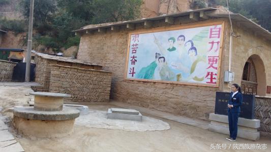 6个窑洞成*物文**吸引了很多人参观，许多年长的都落泪了，这是为啥