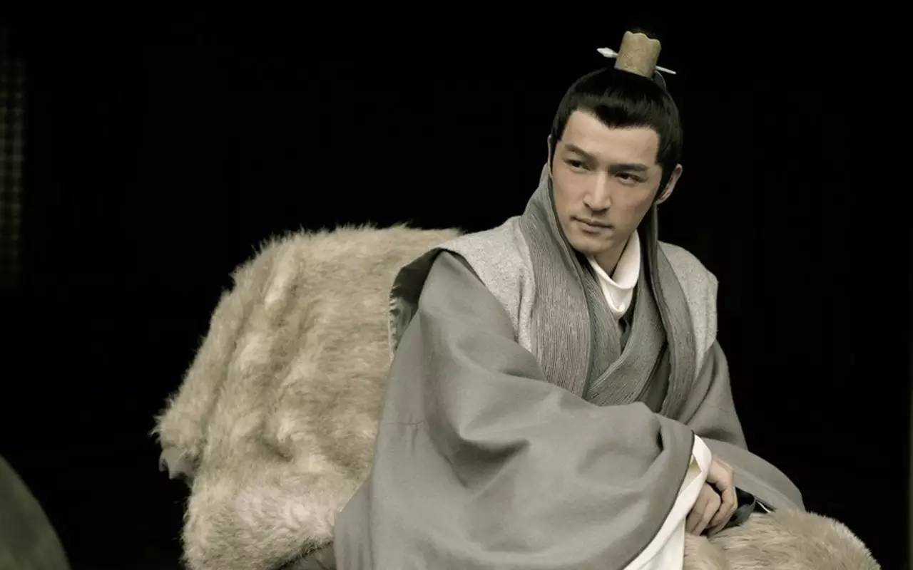 胡歌明明可以靠脸却要拼实力,胡歌出道17年为何能做到零差评