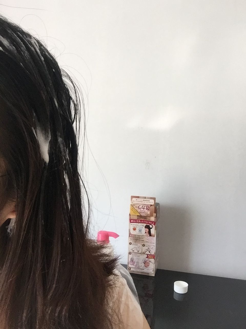 泡沫染发剂的错误示范，小仙女们千万不要这样做！