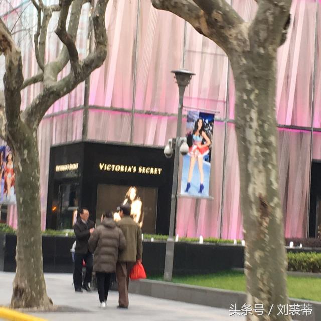 维密秀内衣走秀高光时刻,维密内衣时装秀惊艳全场