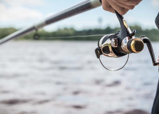 传统野钓进攻型和防守型钓鱼法,就这样钓鱼矶竿滑漂钓法视频解析