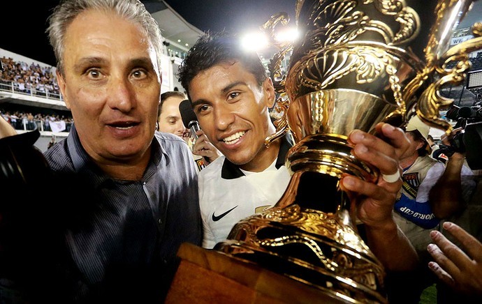 风雨交加，一路流浪，与命运抗争的*力暴**鸟永不沉沦