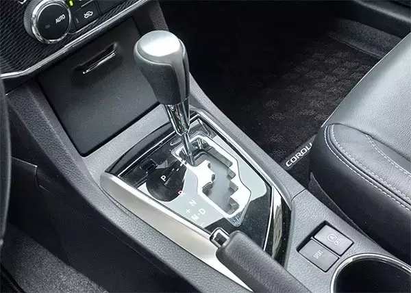 帝豪gl和卡罗拉选哪个好,卡罗拉和吉利帝豪gl