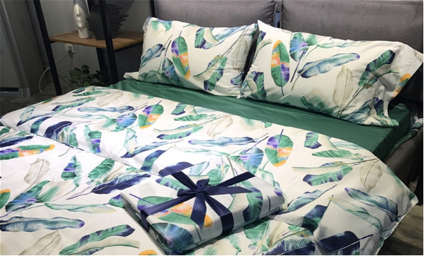 四件套床品搭配对比,床品四件套怎么选款式和卧室配