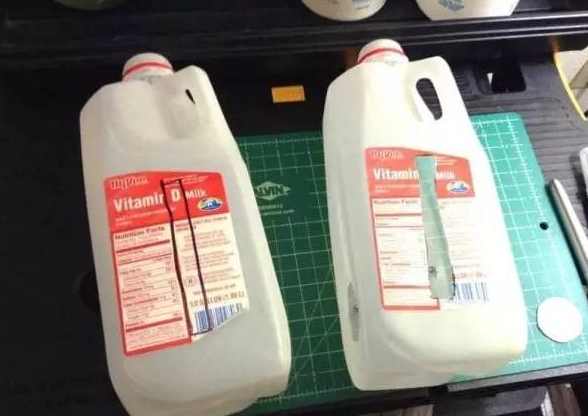 用塑料瓶自制植物自动浇水器,花盆土干了自动浇水器