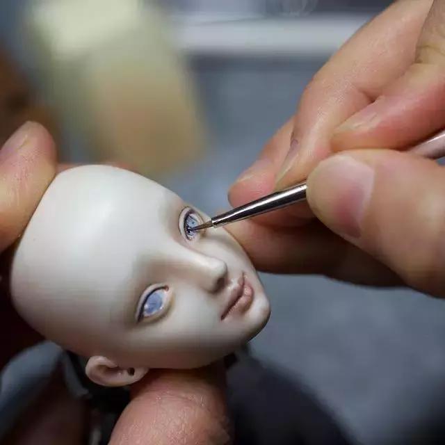 李晨花200万买的求婚娃娃，到底什么来头？