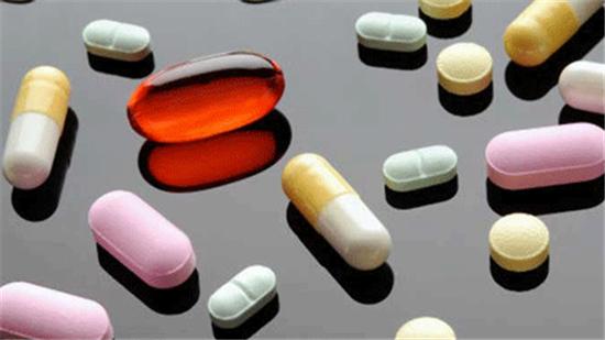 从来都没有整顿过得药箱，在里面发现了这个