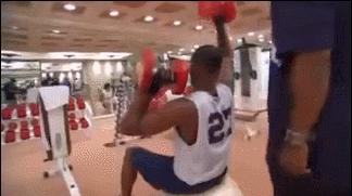 科比晃肩如何变得更丝滑,科比身材肌肉照片