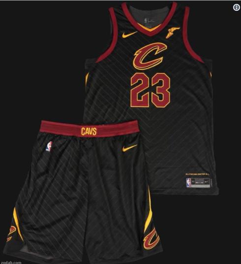 格林浓眉互喷詹姆斯笑,格林笑詹姆斯