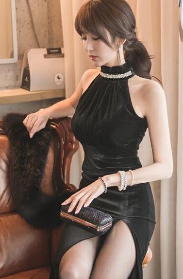 姑娘，你这样让我们没法做生意了啊，小本买卖