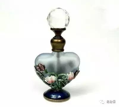 香水是优雅女性必需品,让女人更有魅力的香水