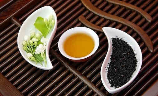 柿饼为什么不能和茶一起吃,黄芪能不能和茶一起喝