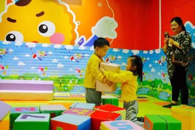 跑跑卡丁车竞速酷玩节,饼干酷跑最新版本