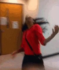 姑娘，你这样让我们没法做生意了啊，小本买卖