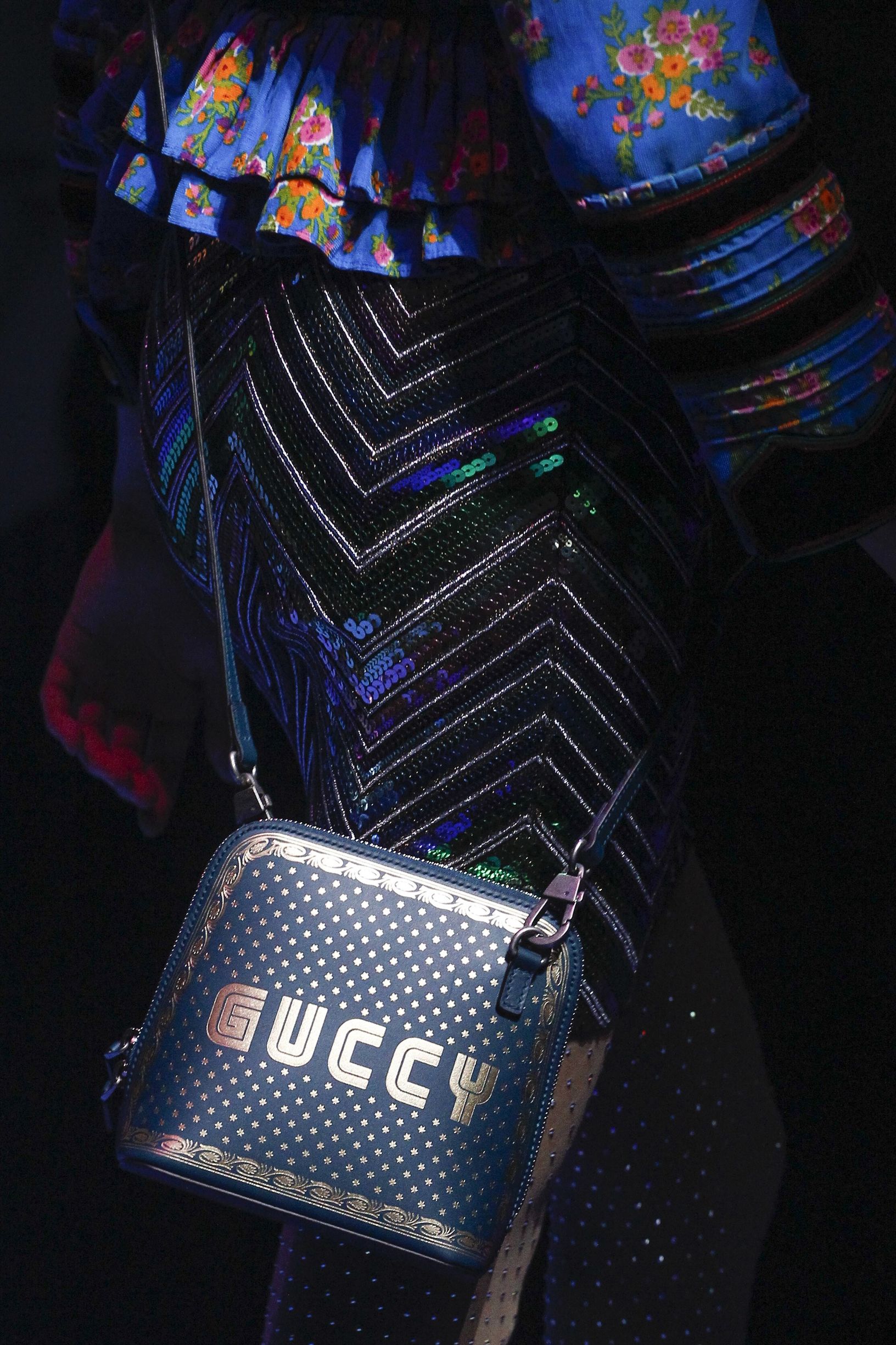 米兰时装周gucci直播外场,米兰时装周gucci三叶草