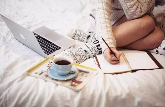 暖过拥抱，柔过亲吻，只有羊绒衫能给女人温柔的怀抱