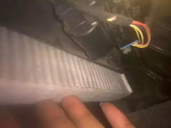 奔驰宝马奥迪空调滤芯更换教程,宝马五系空调滤清器