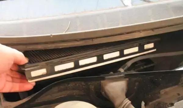 奔驰宝马奥迪空调滤芯更换教程,宝马五系空调滤清器