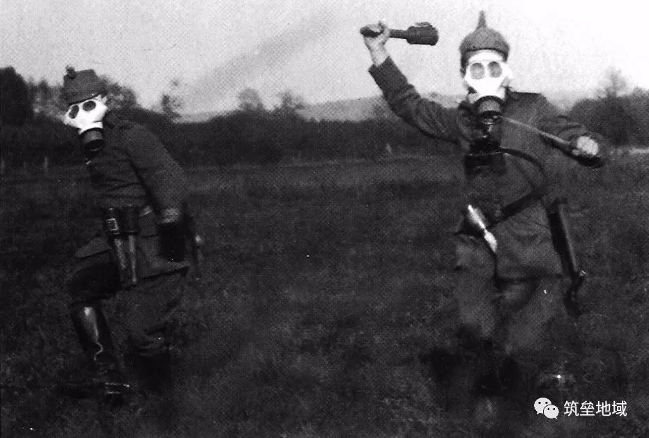 一战时期德国vs英法联军,一战初期法国为什么抵挡不住德国