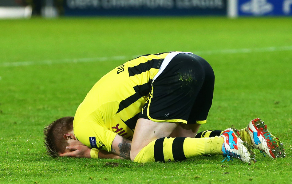 足球迎来了一个最让人遗憾的告别,足球那些感人的事