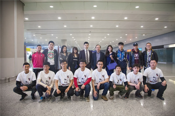 尤文图斯球迷开场助威,尤文图斯欧冠球迷热情助威