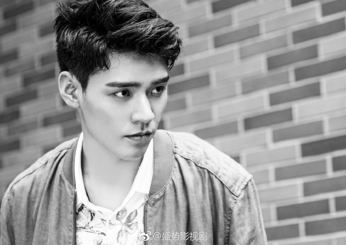 盛势花絮大粽子偷亲,盛势最新剧照图片