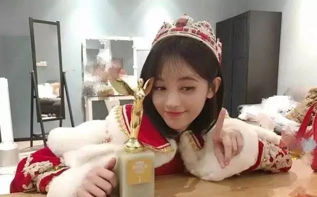 mike帅气腹肌,mike露腹肌